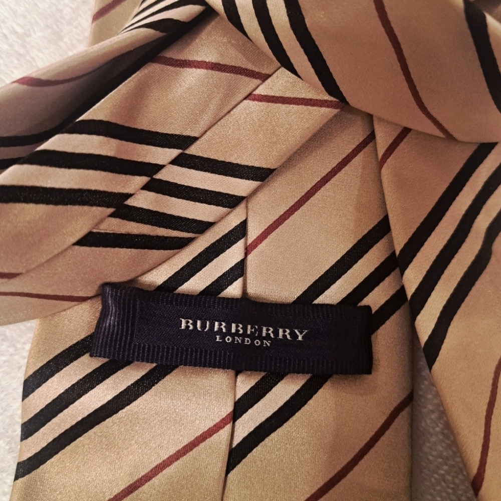 Burberry London 100% Silk Mens Tie - Picture 7 of 10